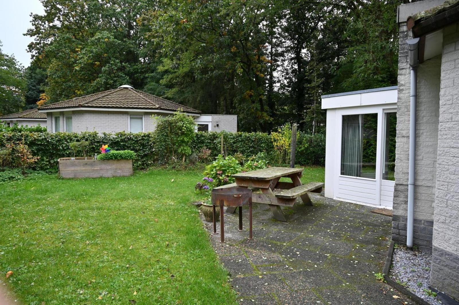 Bungalowpark Het Verscholen Dorp ハルデルウェイク エクステリア 写真